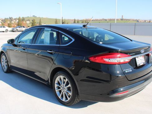 Used 2018 Ford Fusion Energi SE image 5