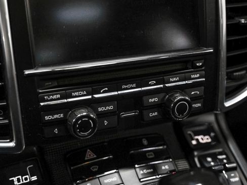 Used 2014 Porsche Cayenne Turbo S AWD/4WD image 33