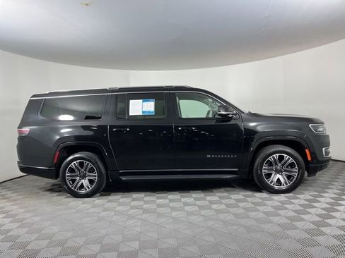 Used 2024 Jeep Wagoneer L Series II w/ Flexible Seating Group image 12