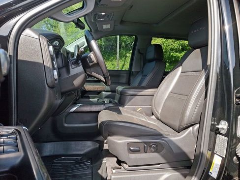 Used 2020 GMC Sierra 3500 Denali w/ Denali Ultimate Package AWD/4WD image 13