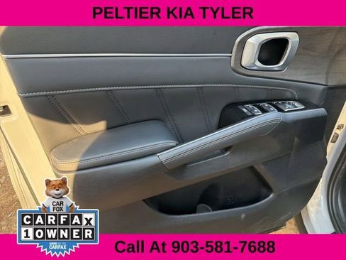 Used 2025 Kia Sorento SX image 16