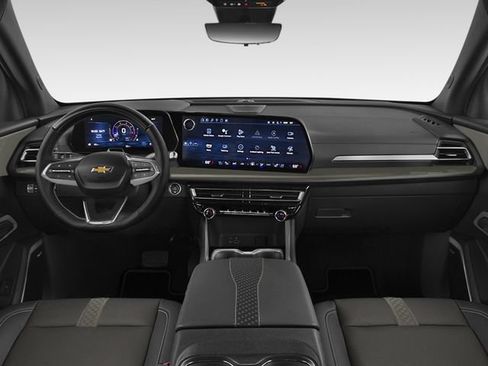 Used 2023 Chevrolet Traverse High Country AWD/4WD image 3