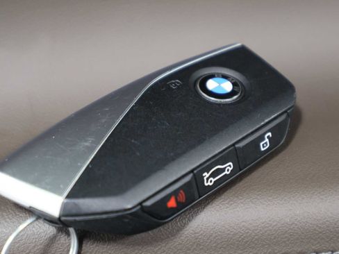 Used 2024 BMW 530i xDrive w/ Premium Package AWD/4WD image 40