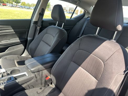 Used 2025 Nissan Altima 2.5 SV FWD image 19