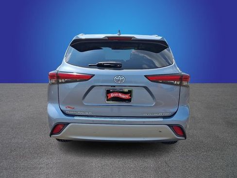 Used 2021 Toyota Highlander Platinum AWD/4WD image 5