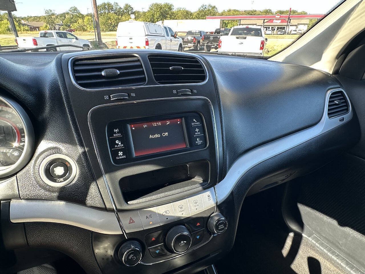 Used 2019 Dodge Journey SE FWD image 13