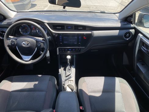 Used 2018 Toyota Corolla LE image 15