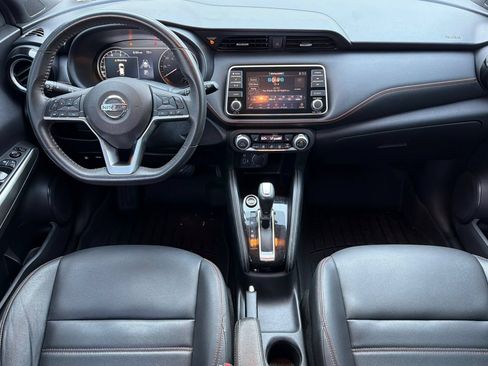 Used 2020 Nissan Kicks SR w/ SR Premium Package FWD image 12