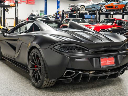 Used 2018 McLaren 570S Spider image 6
