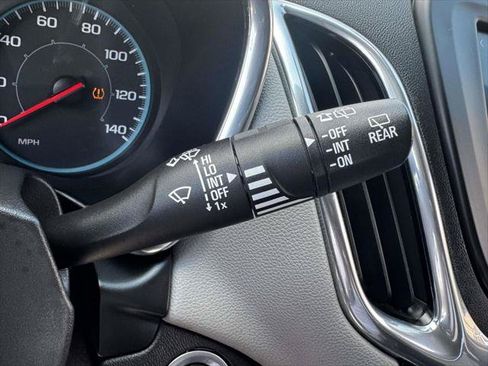 Used 2020 Chevrolet Equinox LS FWD image 22