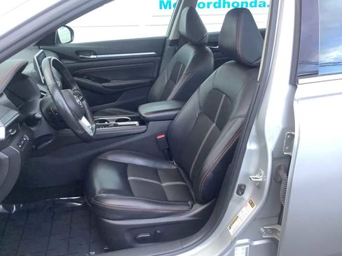 Used 2023 Nissan Altima 2.5 SR image 11