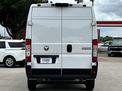 Used 2025 RAM ProMaster 2500 w/ Convenience Group FWD image 5