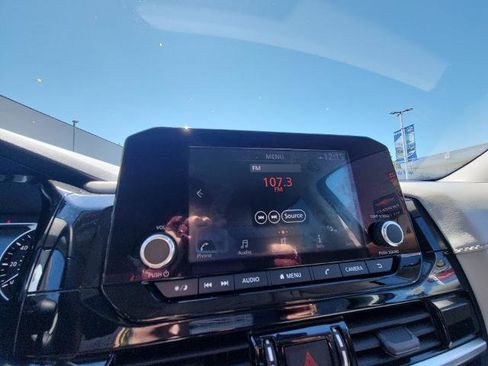 Used 2022 Nissan Pathfinder SV image 13