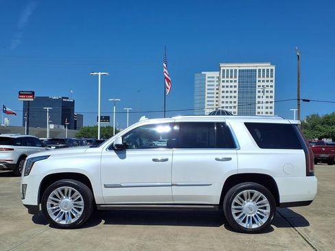 Used 2018 Cadillac Escalade Platinum AWD/4WD image 24
