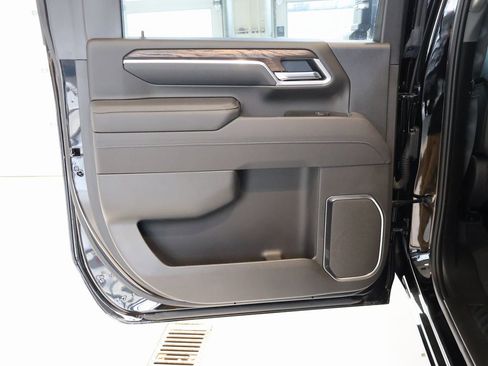 New 2025 GMC Sierra 2500 SLT w/ SLT Convenience Package image 28