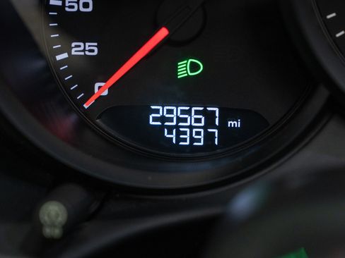 Used 2017 Porsche 718 Boxster image 21