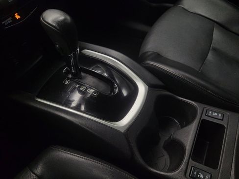 Used 2016 Nissan Rogue SL w/ SL Premium Package image 26