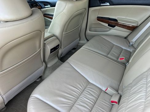 Used 2011 Honda Accord EX-L image 12
