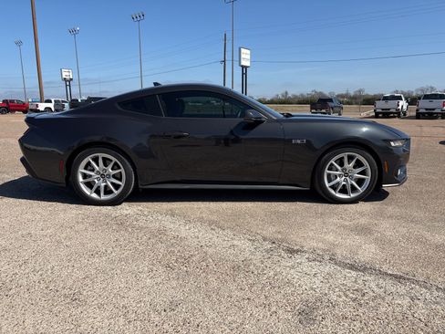 Used 2024 Ford Mustang GT Premium image 7