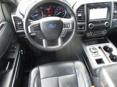 Used 2018 Ford Expedition XLT w/ Equipment Group 202A image 7