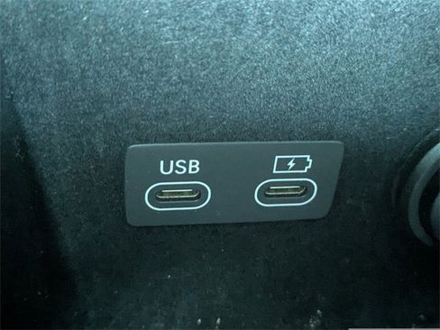 Used 2024 Genesis G90 3.5T image 23