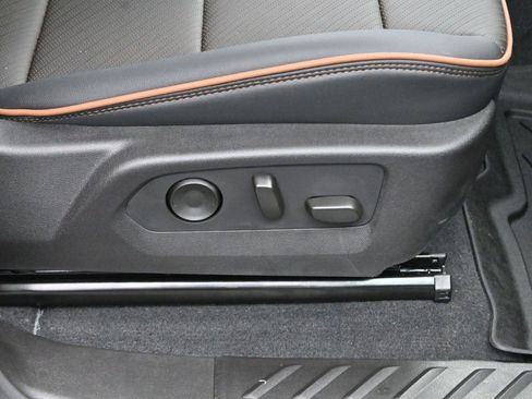 Used 2025 GMC Canyon AT4 w/ Technology Plus Package image 34