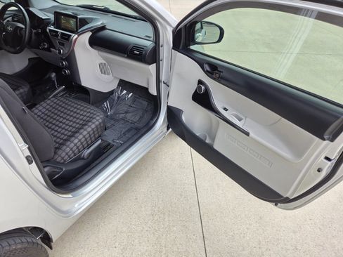 Used 2012 Scion iQ w/ Rear Speaker Pkg FWD image 18