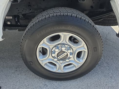 Used 2026 Ford F250 XLT AWD/4WD image 12