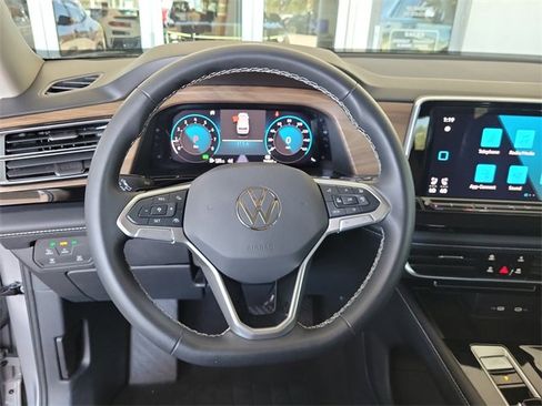Used 2024 Volkswagen Atlas SE image 29