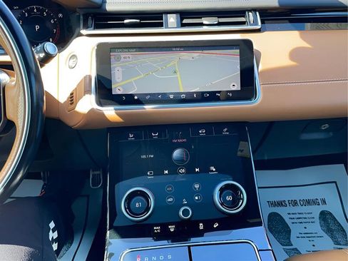 Used 2019 Land Rover Range Rover Velar R-Dynamic SE image 21