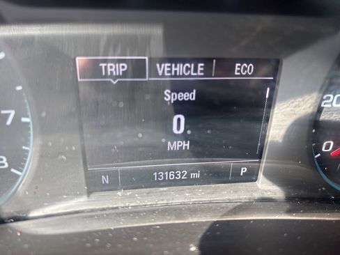 Used 2018 Chevrolet Equinox LT FWD image 17