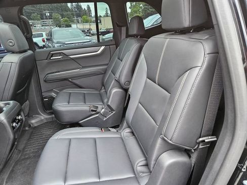 Used 2025 GMC Acadia Elevation w/ Elevation Premium Package AWD/4WD image 6