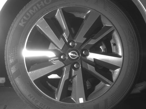 Used 2025 Nissan Versa SV FWD image 13