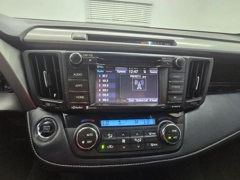 Used 2018 Toyota RAV4 XLE AWD/4WD image 25