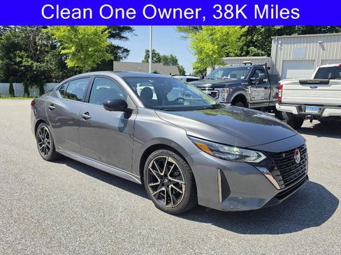 Used 2025 Nissan Sentra SR w/ SR Premium Package FWD image 1