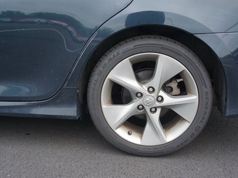 Used 2013 Toyota Camry SE FWD image 6