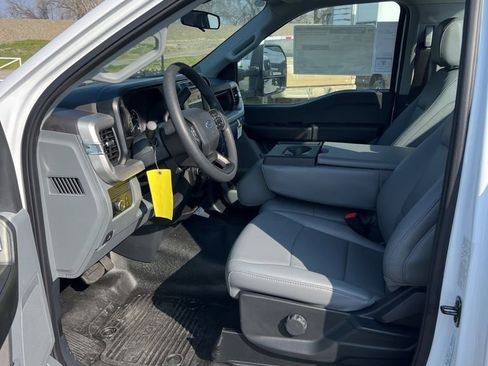New 2024 Ford F550 4x4 Regular Cab Super Duty image 10
