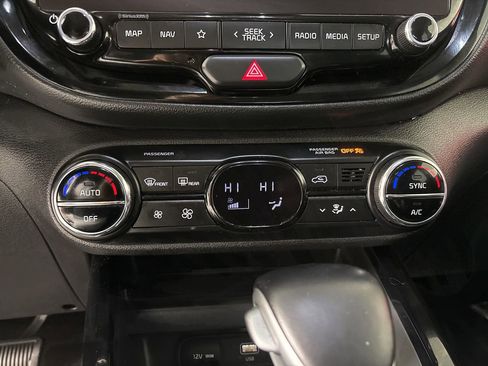 Used 2023 Kia Soul GT-Line image 18