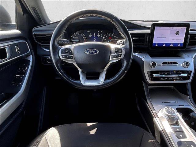 Used 2022 Ford Explorer XLT RWD image 4