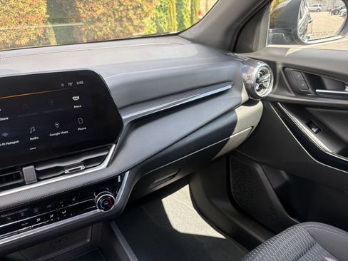 Used 2025 Chevrolet Equinox LT FWD image 36