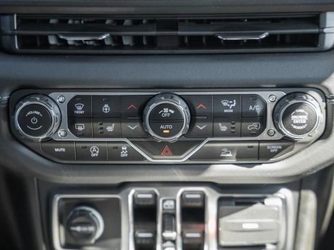 New 2025 Jeep Wrangler Sahara w/ Technology Group image 22