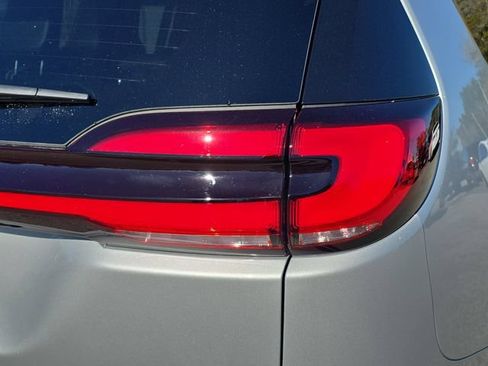 New 2026 Chrysler Pacifica Select w/ S Appearance Package FWD image 8