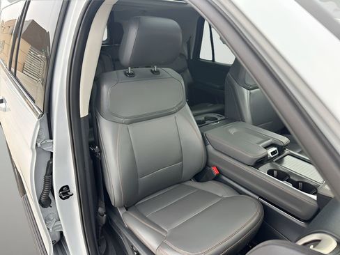 Used 2025 Ford Expedition Max Active image 29