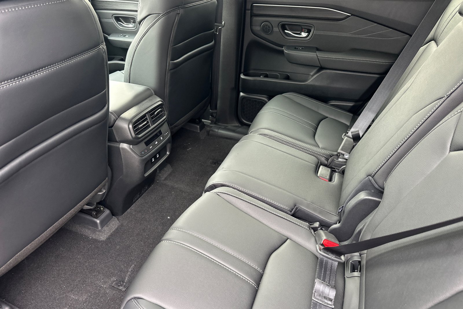 New 2026 Honda Pilot Touring image 13