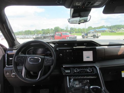 New 2026 GMC Sierra 2500 Denali Ultimate AWD/4WD image 17