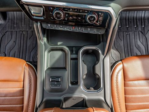 Used 2024 GMC Sierra 2500 Denali Ultimate image 27