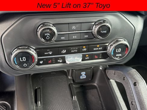 Used 2025 Ford Bronco Badlands AWD/4WD image 27
