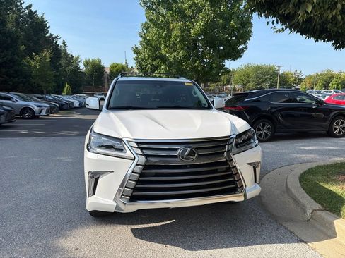 Used 2021 Lexus LX 570 4WD w/ Luxury Package image 4