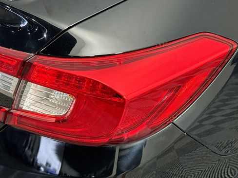 Used 2020 Honda Accord Sport image 32