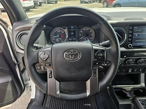 Used 2023 Toyota Tacoma TRD Off-Road w/ Technology Package AWD/4WD image 25